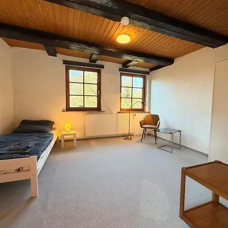 Apartament Ganze Wohnung, 8 Einzelzimmer, Wlan & Parkplatz