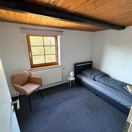 Ganze Wohnung, 8 Einzelzimmer, Wlan & Parkplatz Meine