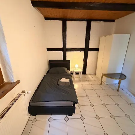 Ganze Wohnung, 8 Einzelzimmer, Wlan & Parkplatz Apartman Meine