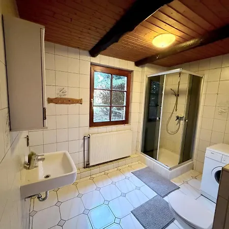 Ganze Wohnung, 8 Einzelzimmer, Wlan & Parkplatz Meine