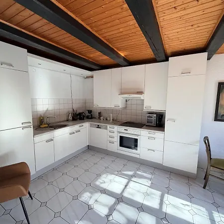 Apartament Ganze Wohnung, 8 Einzelzimmer, Wlan & Parkplatz